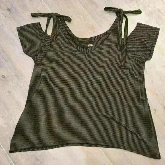 A.n.a. Off-the-Shoulder Striped Top - Picture 9 of 10